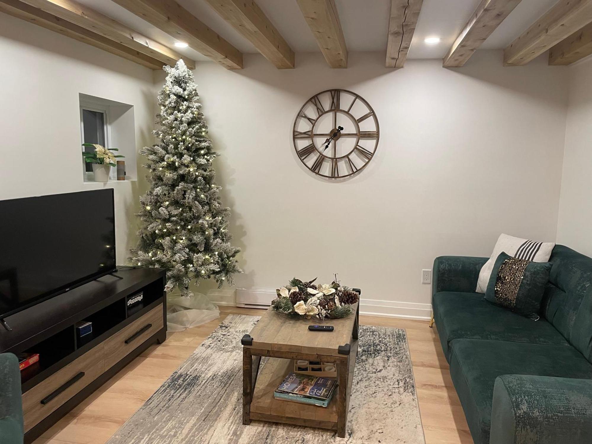 Cozy Cottage Style House Kitchener Eksteriør bilde